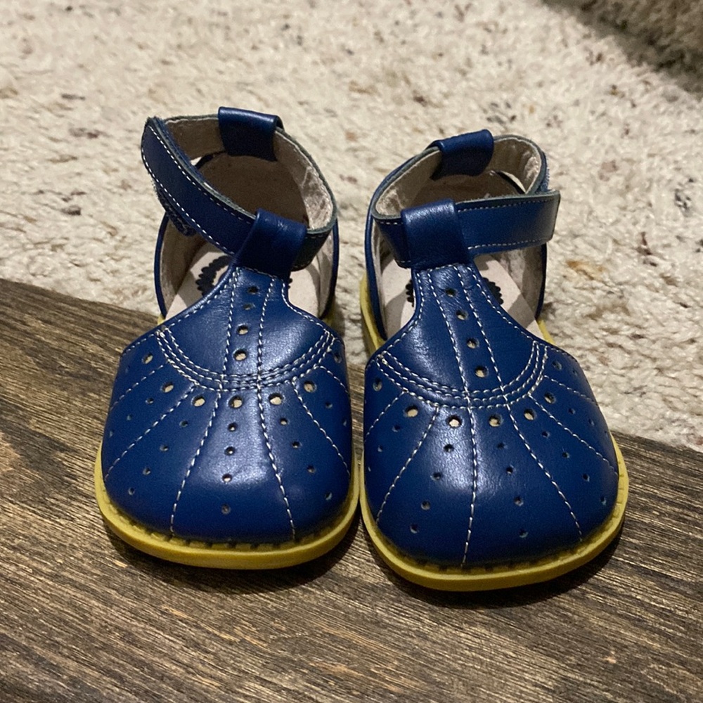 Livie & Luca Size 4